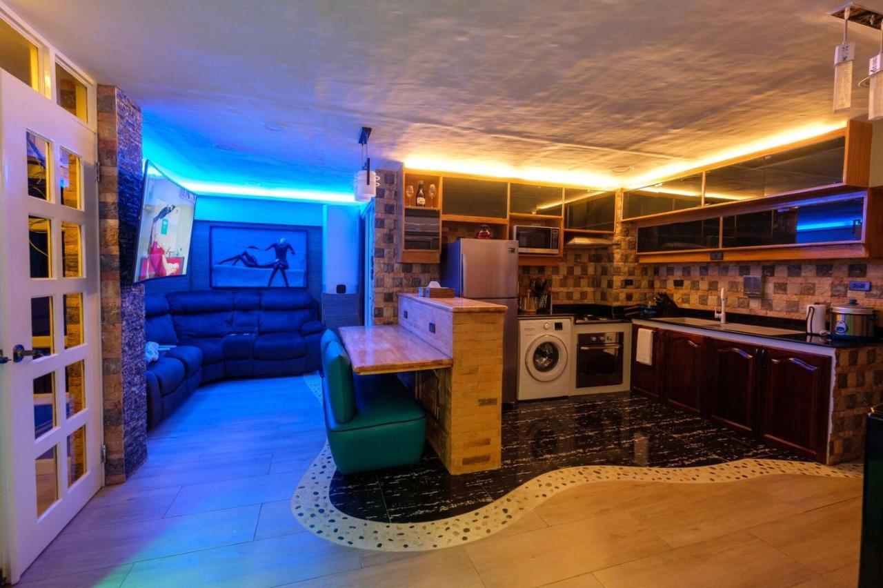 Clockworkorange Luxury Suites With Netflix Mactan Exterior foto