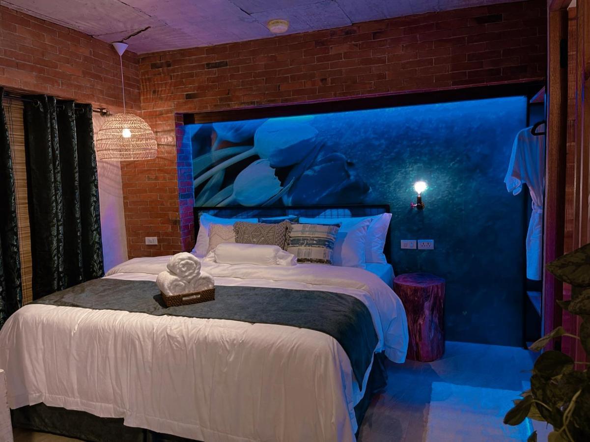 Clockworkorange Luxury Suites With Netflix Mactan Exterior foto