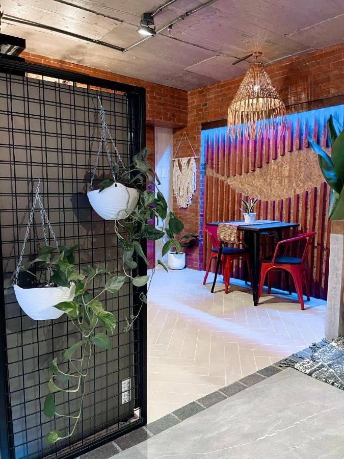 Clockworkorange Luxury Suites With Netflix Mactan Exterior foto