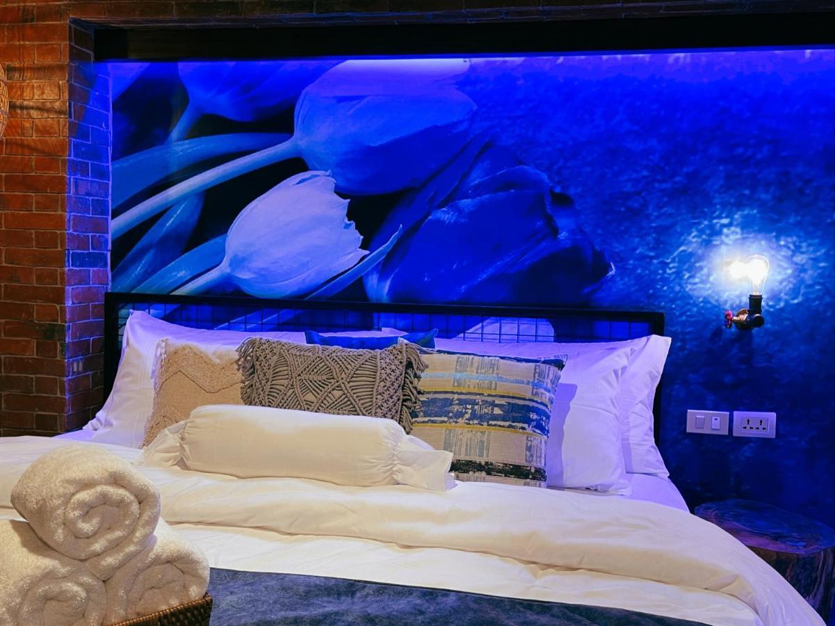 Clockworkorange Luxury Suites With Netflix Mactan Exterior foto